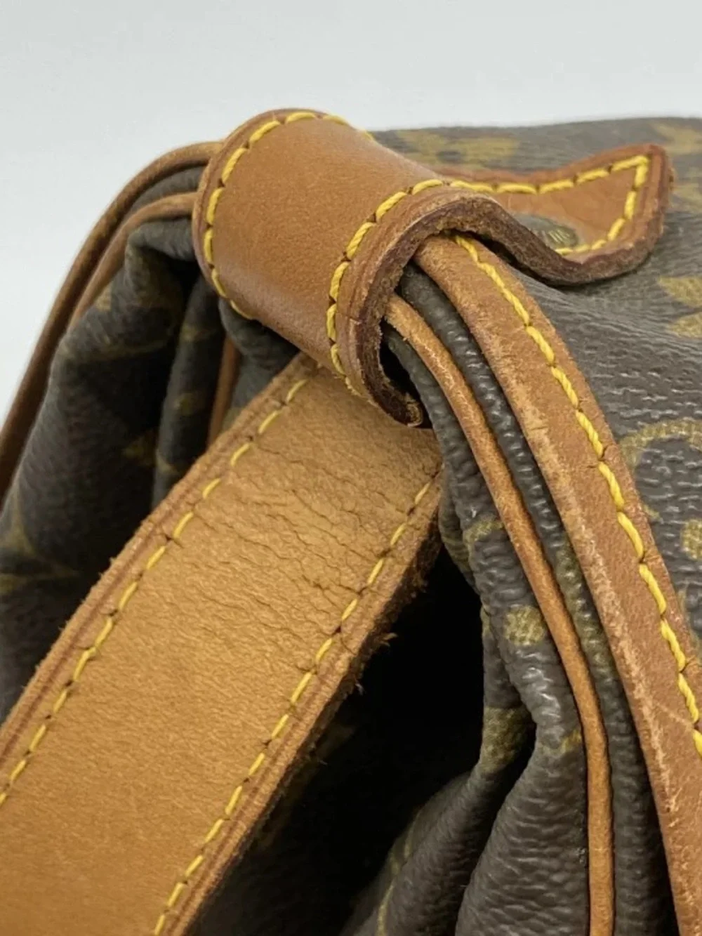 Authentic Louis Vuitton Saumur 43 large messenger crossbody bag